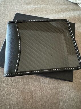 Men's Black Carbon-Texture Bifold Card & Key Wallet